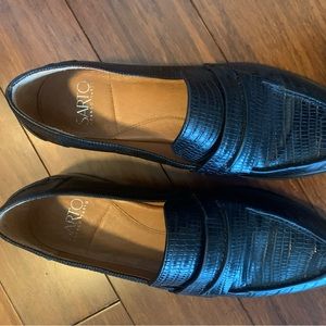 Ladies Black Crcoc Pattern Leather Loafers size 9